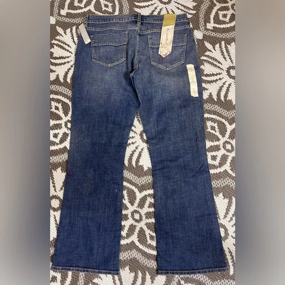 OLD NAVY NWT The Sweetheart Jeans 8 Short Classic Rise Slim Boot-cut Stretch - Picture 2 of 7